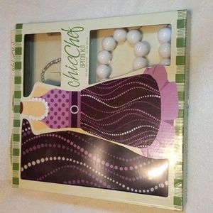 CHIC CHEF APRON KIT MAKE IT YOURSELF.  EVERYTHING INCLUDED